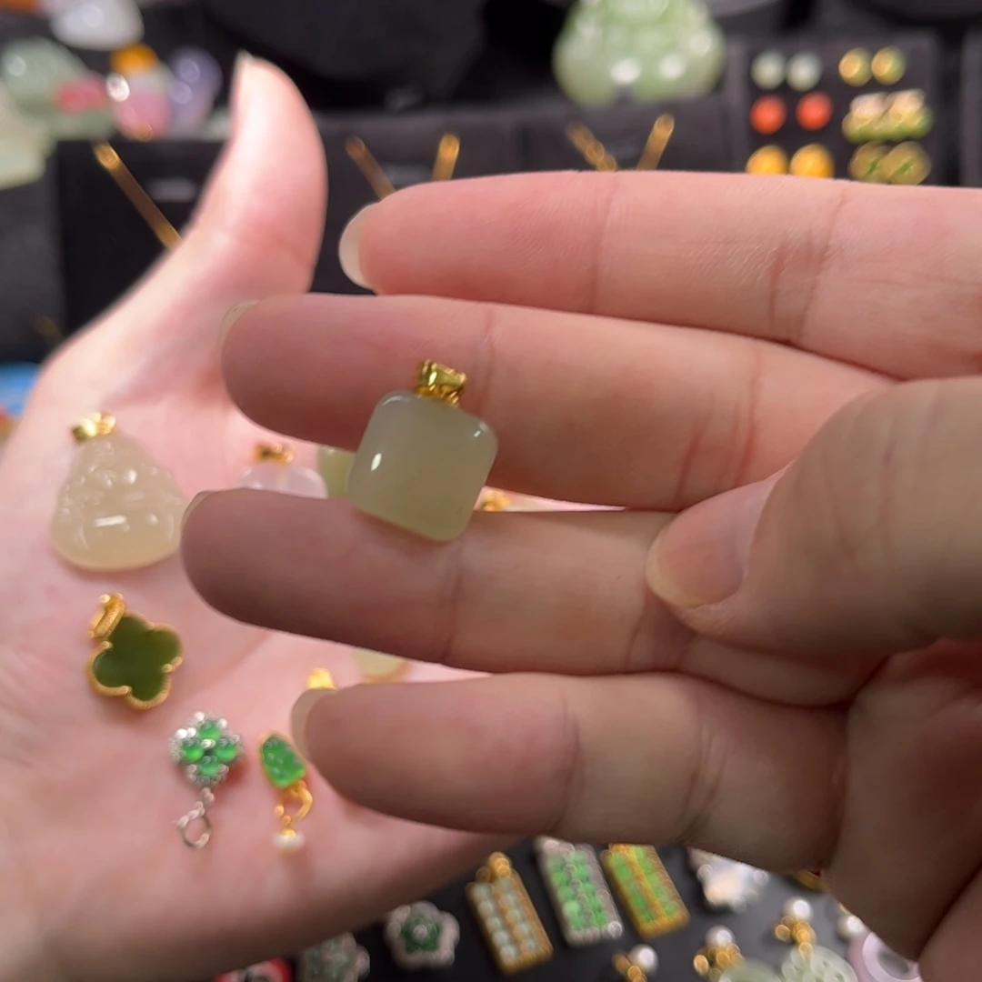 颈饰银S925镶嵌和田玉