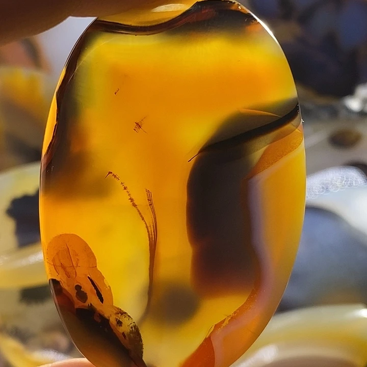 未镶嵌颈饰玛瑙/玉髓雨*