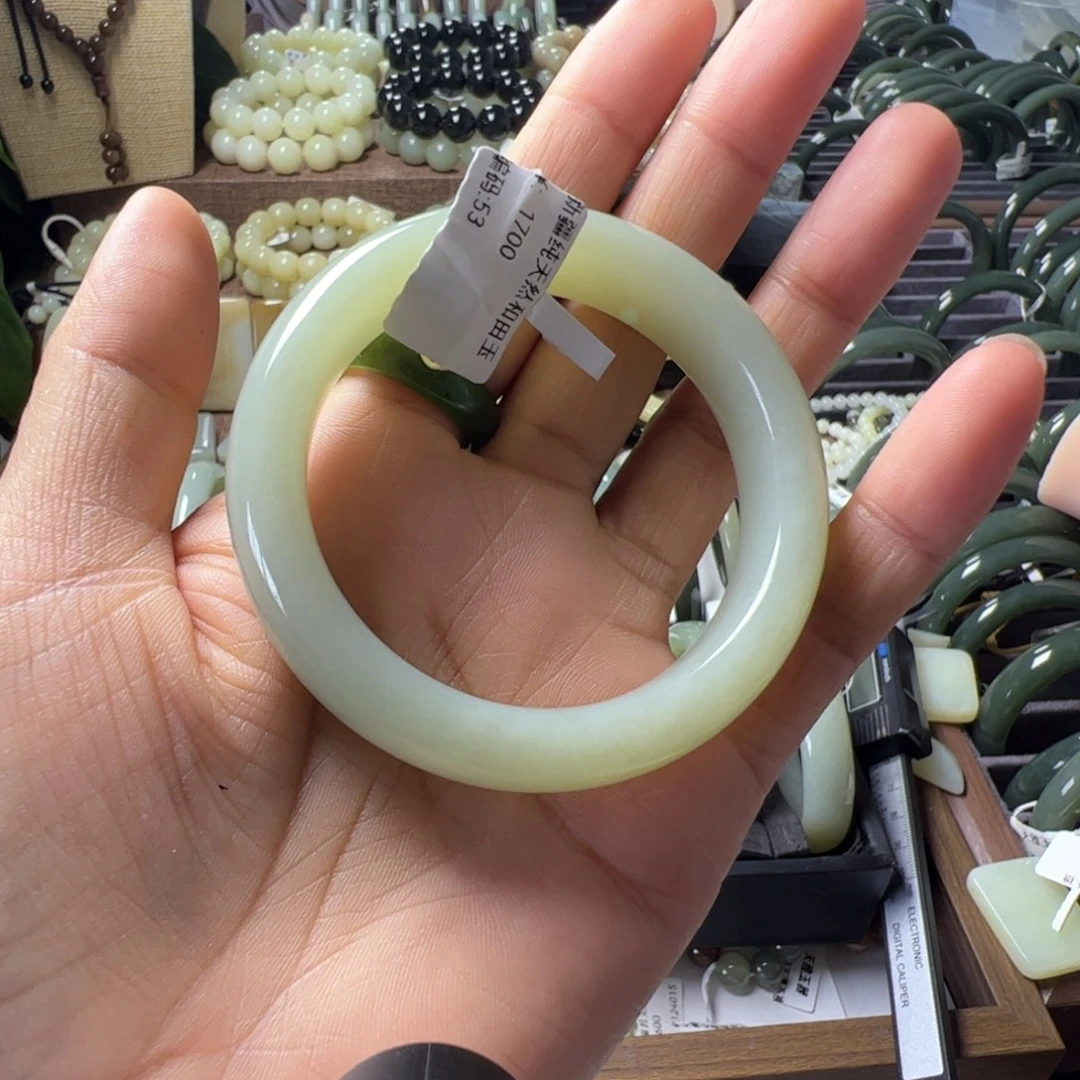 雾***花未镶嵌手链和田玉