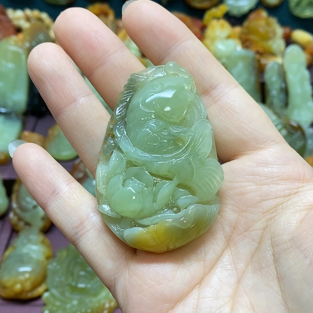 岫玉未镶嵌吊坠(赠链)