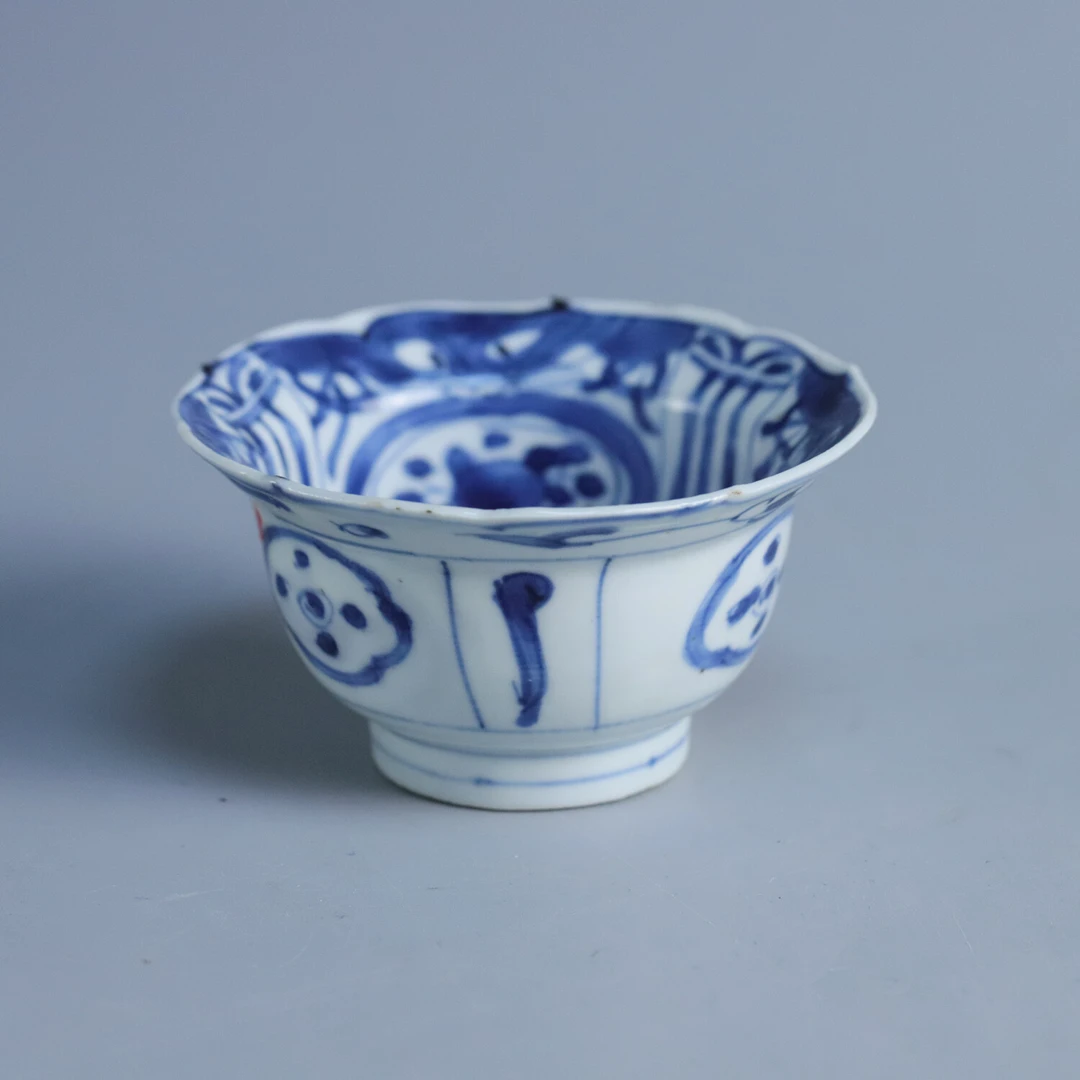 M25IX00D186 - 明天启 青花兽面花卉折沿杯3
