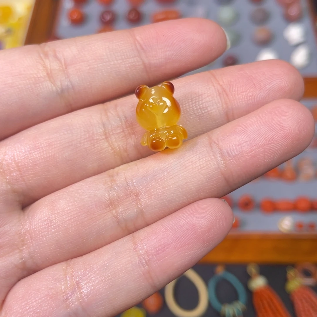 蜜蜡未镶嵌裸石小熊