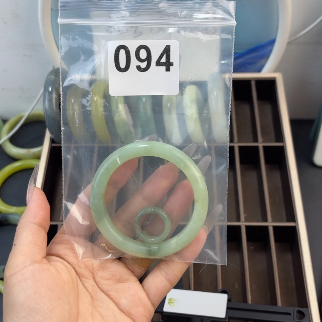 蛇纹石玉未镶嵌手镯爱****-