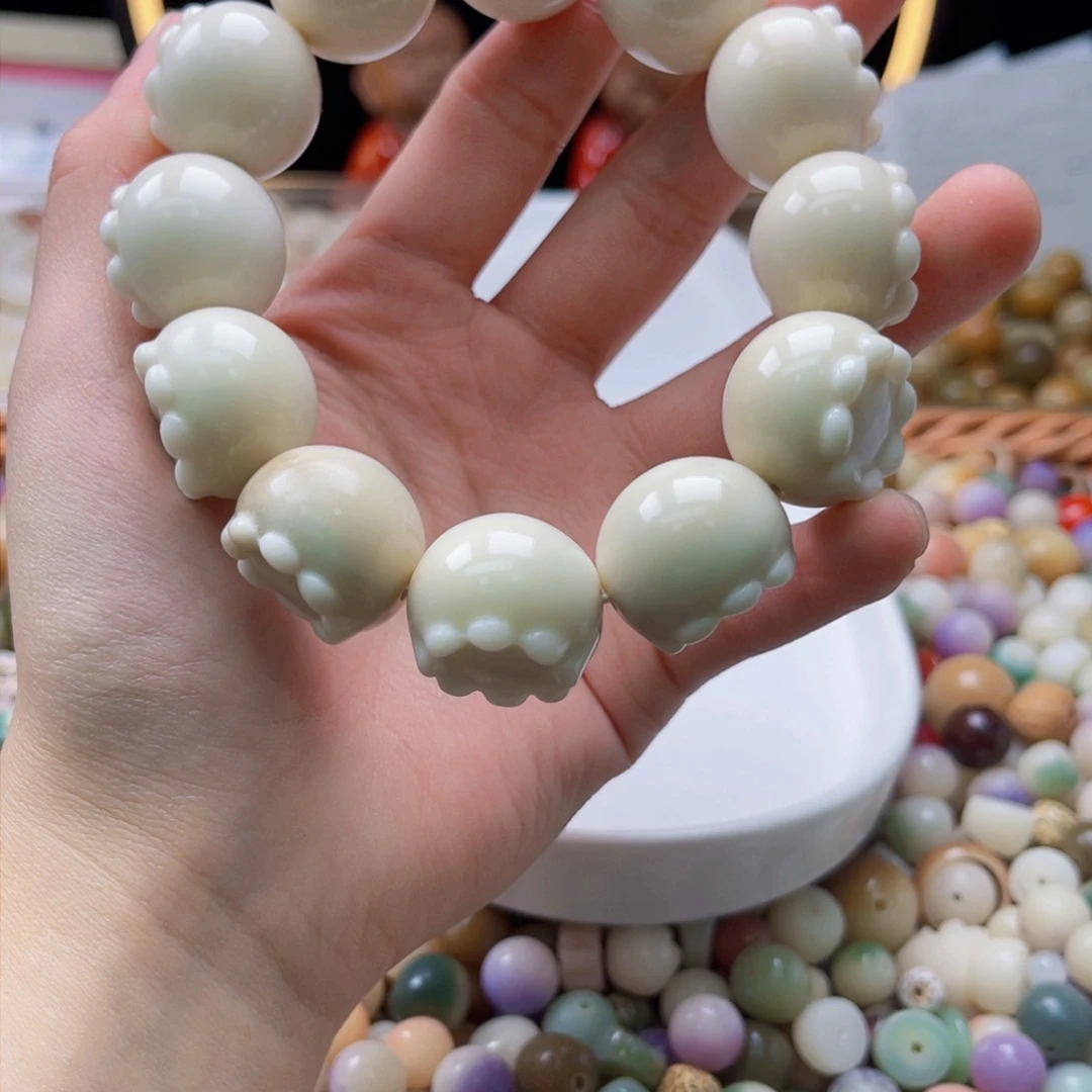 吊坠白玉菩提南**夏b21+mm/12颗象牙果瑕