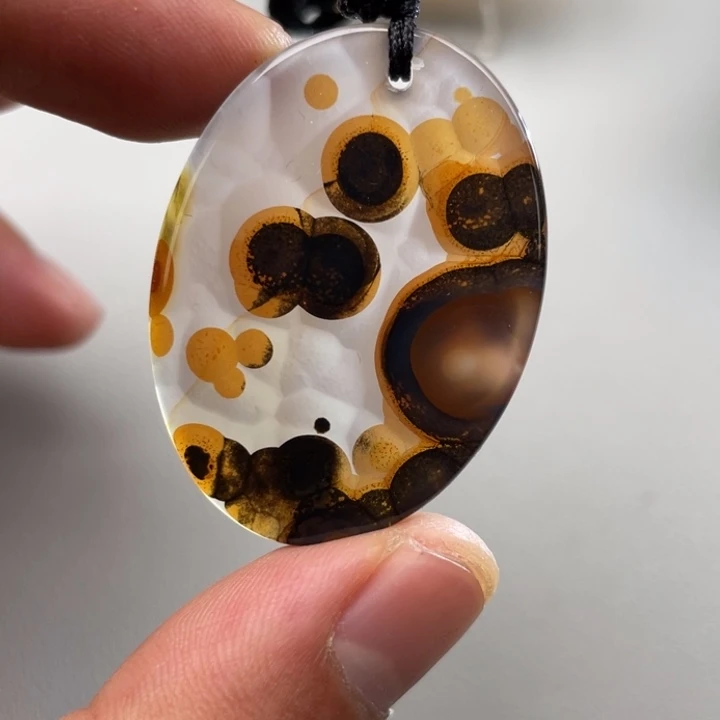 玛瑙/玉髓手镯未镶嵌路*