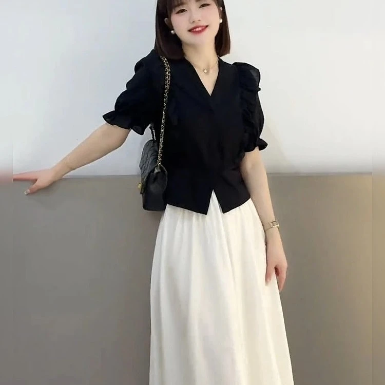 通勤穿搭赫本风法式小众黑色泡泡短袖上衣女夏独特超好看单穿小衫