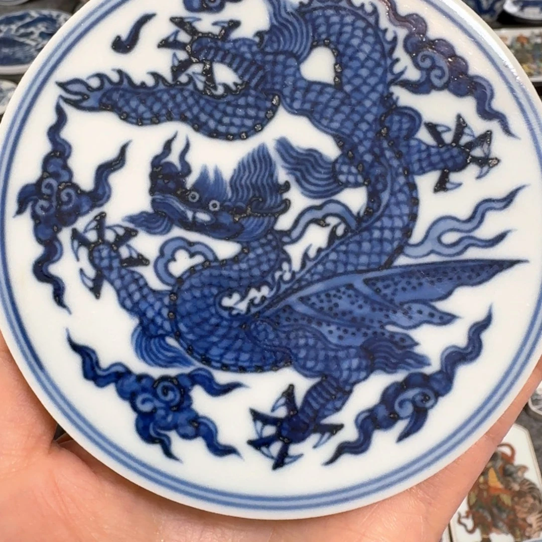 用***3瓷片青花飞龙摆件