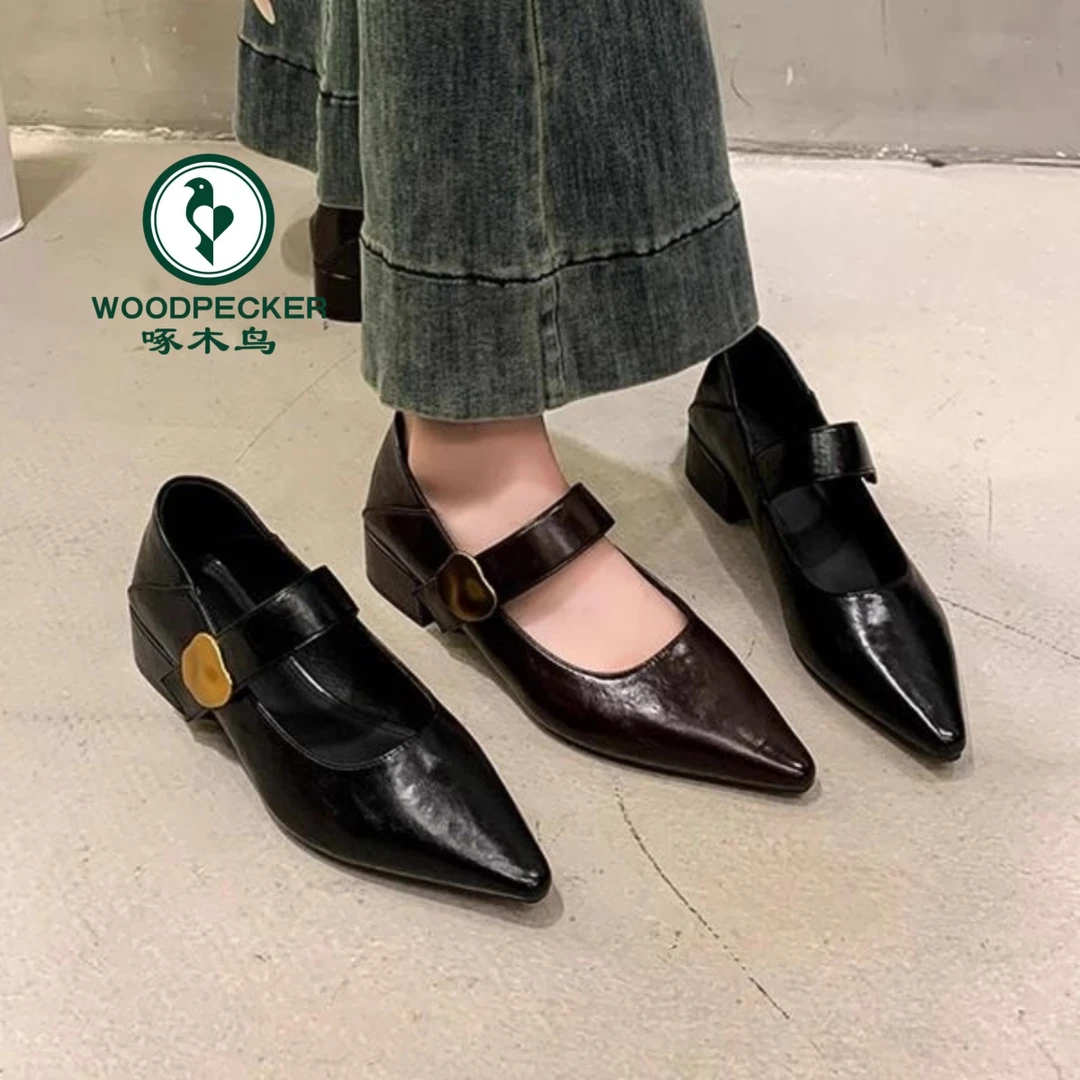 啄木鸟法式粗跟单鞋女2025春夏季新款金属扣尖头一字带玛丽珍鞋女