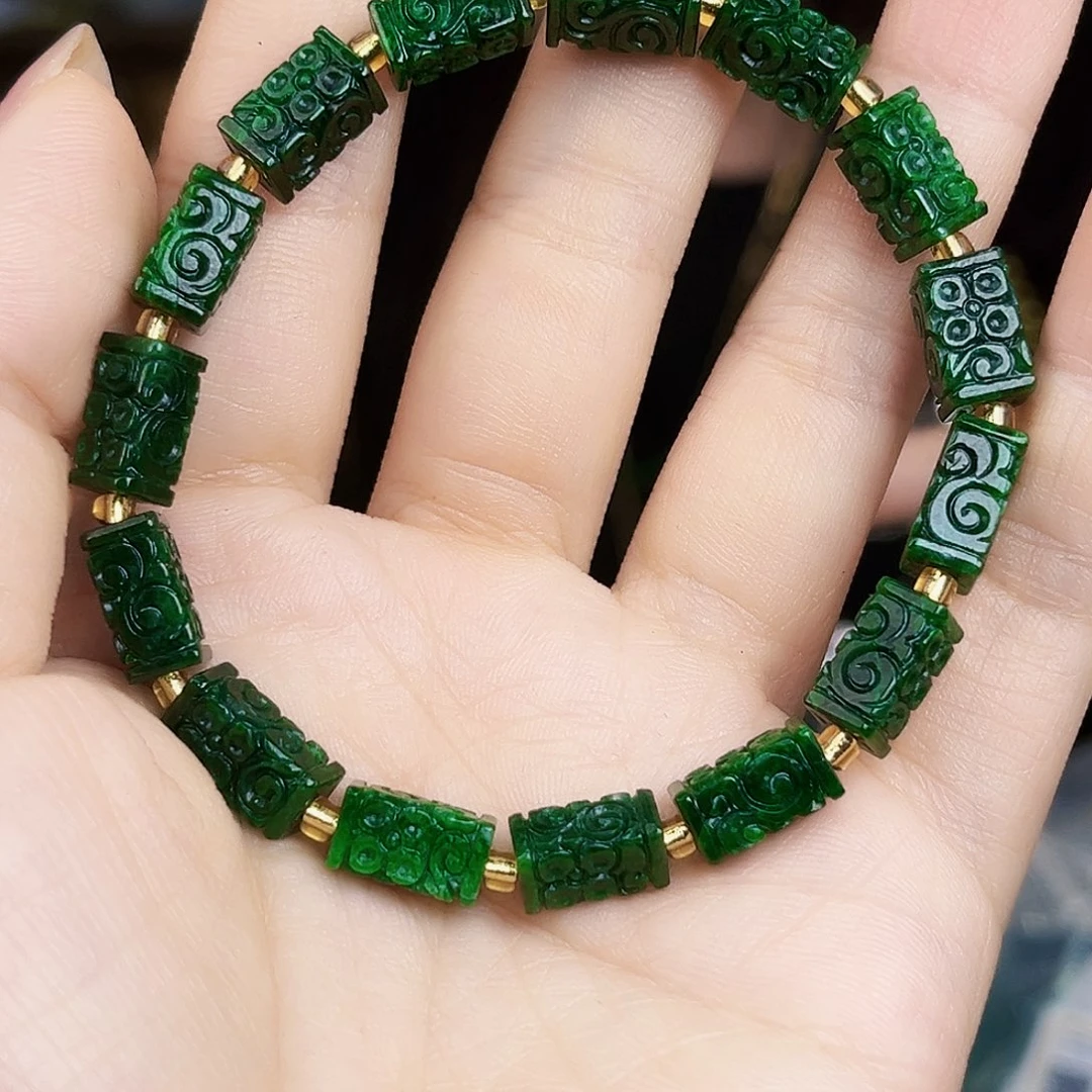 翡翠未镶嵌颈饰多样性