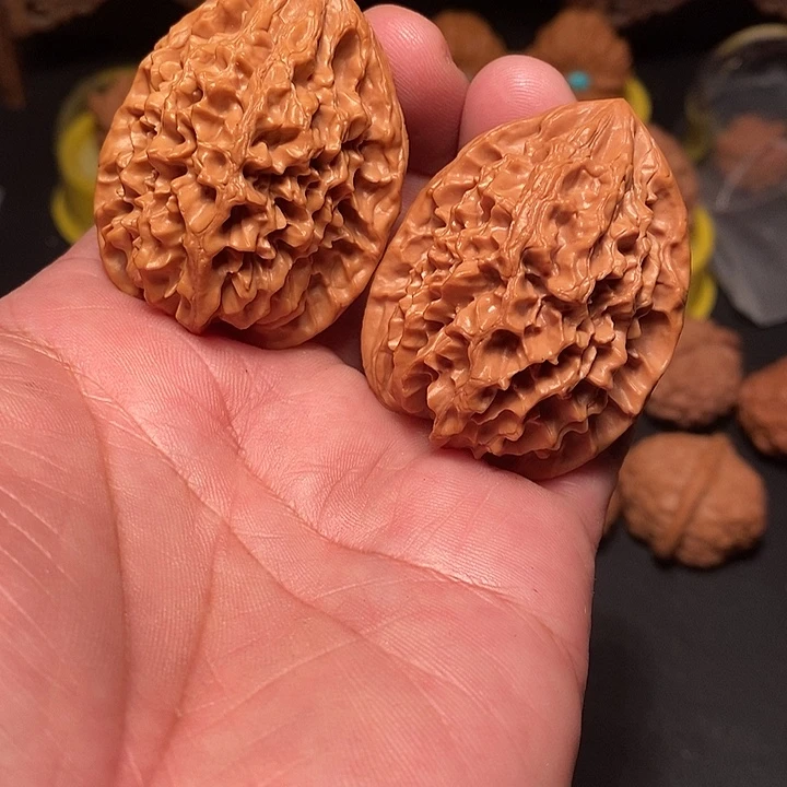 r***g文玩核桃吊坠41尺，招财鼠