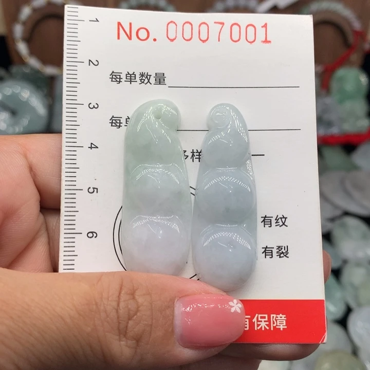 翡翠未镶嵌颈饰11