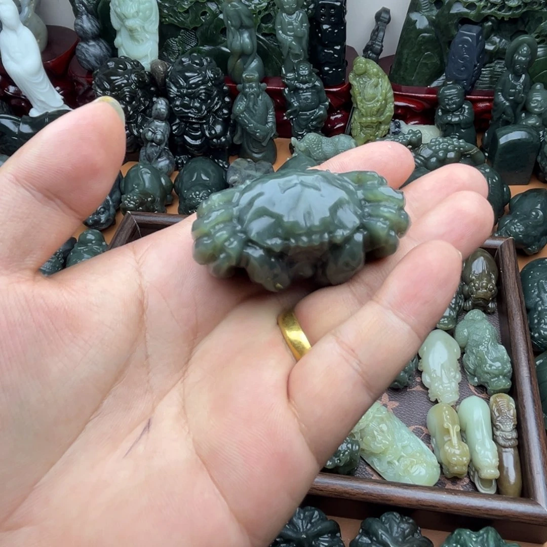 和田玉未镶嵌把件