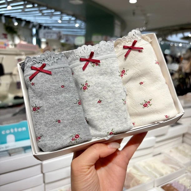 （3条装）玫瑰花95棉舒适时尚中腰女士三角内裤可爱风蝴蝶设计