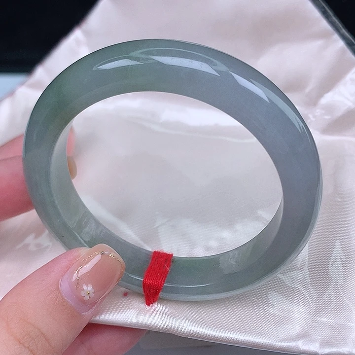 翡翠手镯未镶嵌天然