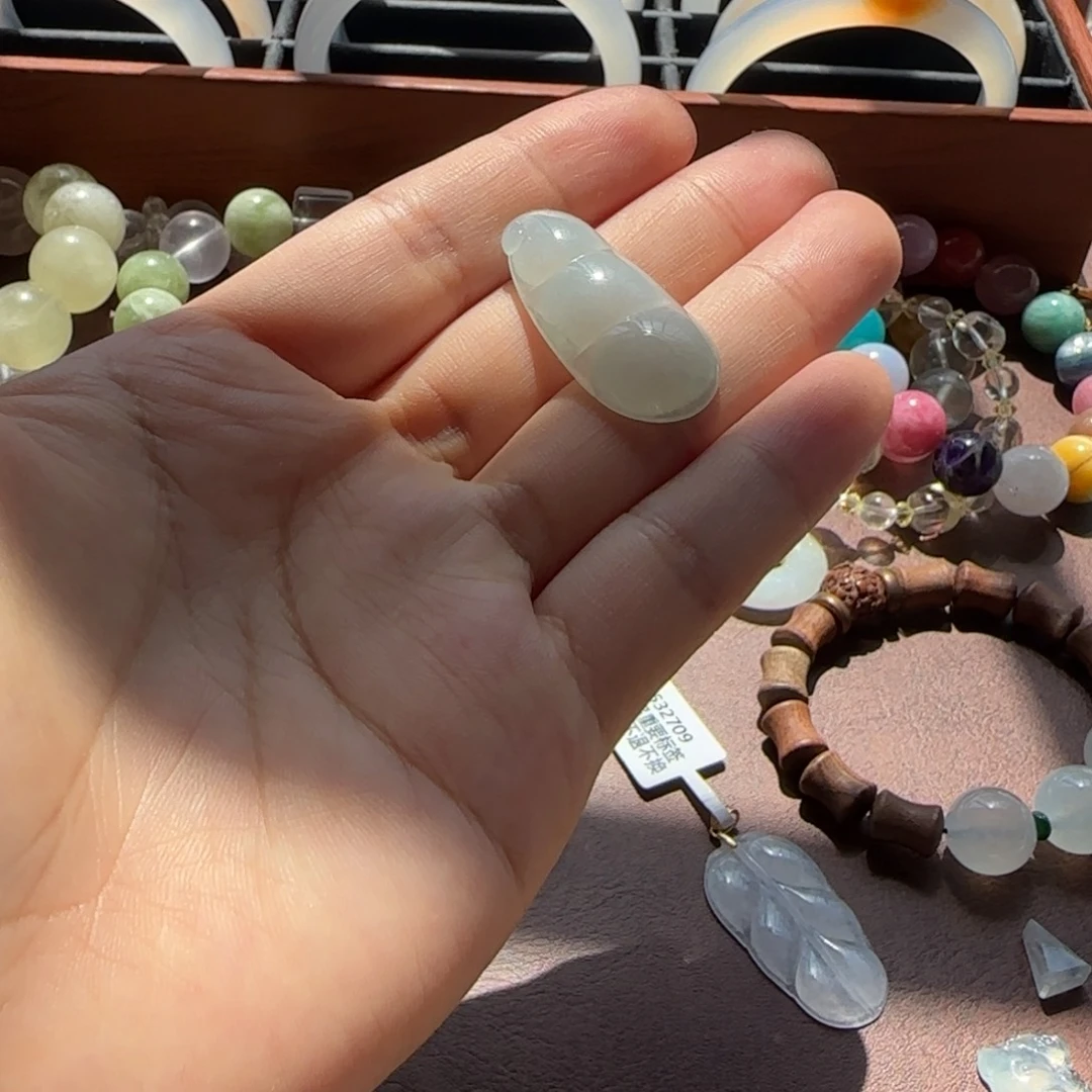 颈饰未镶嵌翡翠大豆子