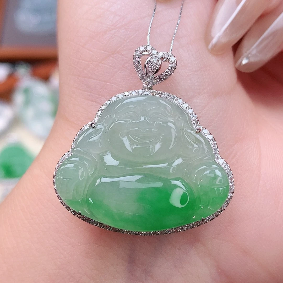 颈饰18K金镶嵌翡翠佛公