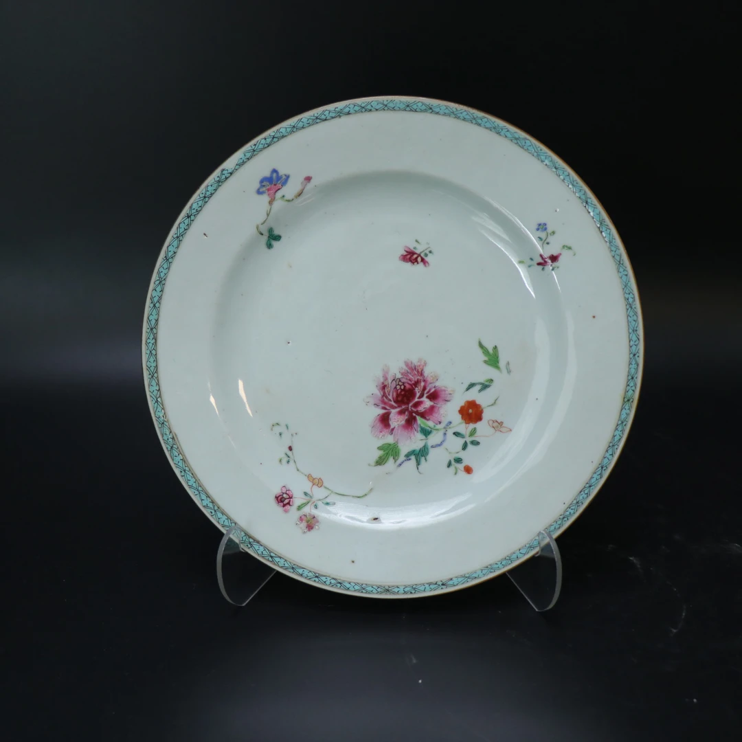 Lot25110331清雍正粉彩花卉纹赏盘 直径：约23cm