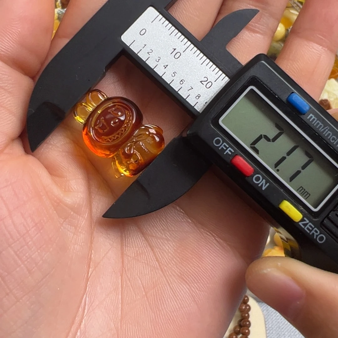 琥珀未镶嵌裸石琥珀