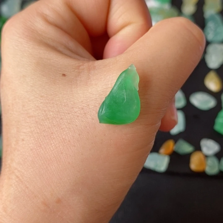 定制翡翠未镶嵌玉兰花