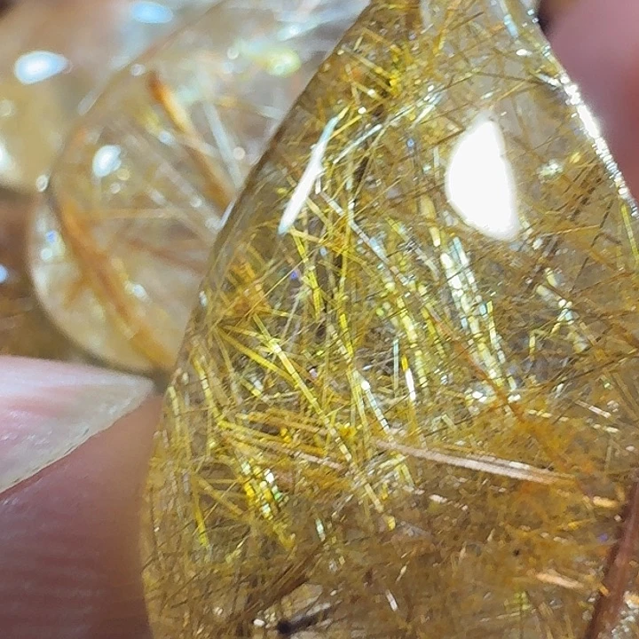 苏***馆未镶嵌颈饰水晶好