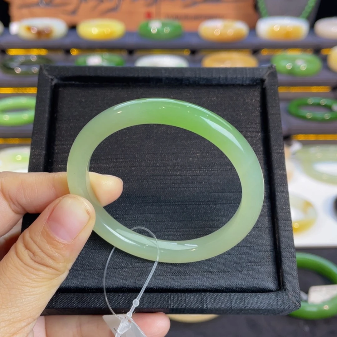 未镶嵌手镯和田玉-高冰晴底翠青50