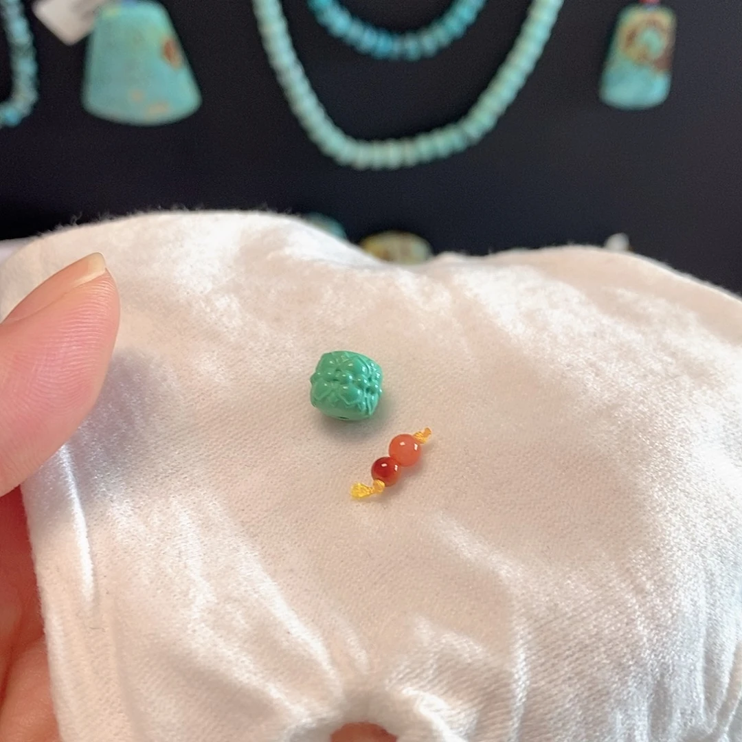 南红玛瑙未镶嵌珠宝奇石