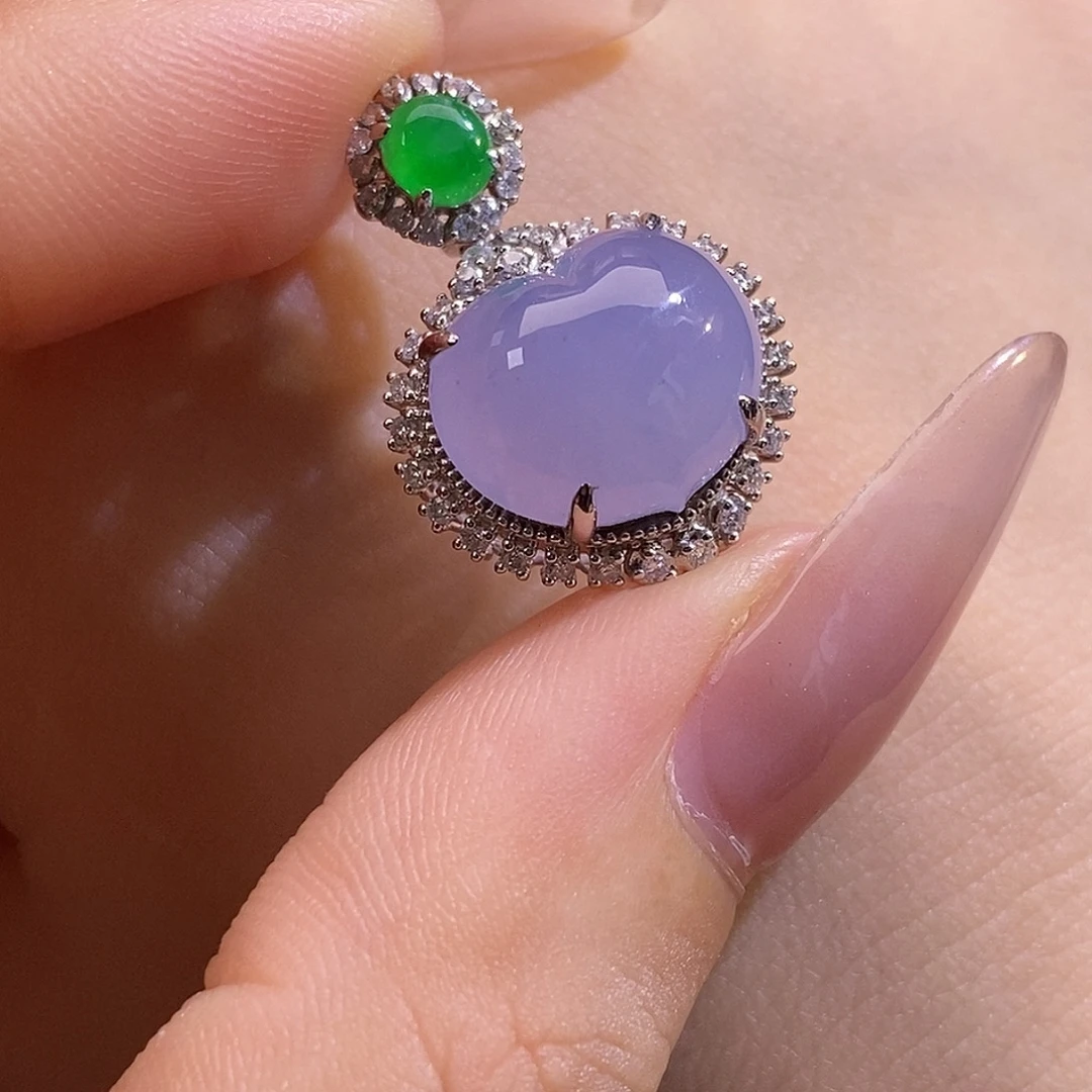 翡翠18K金镶嵌颈饰爱心