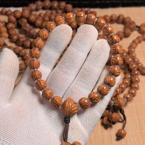 桃核吊坠小龙纹手持