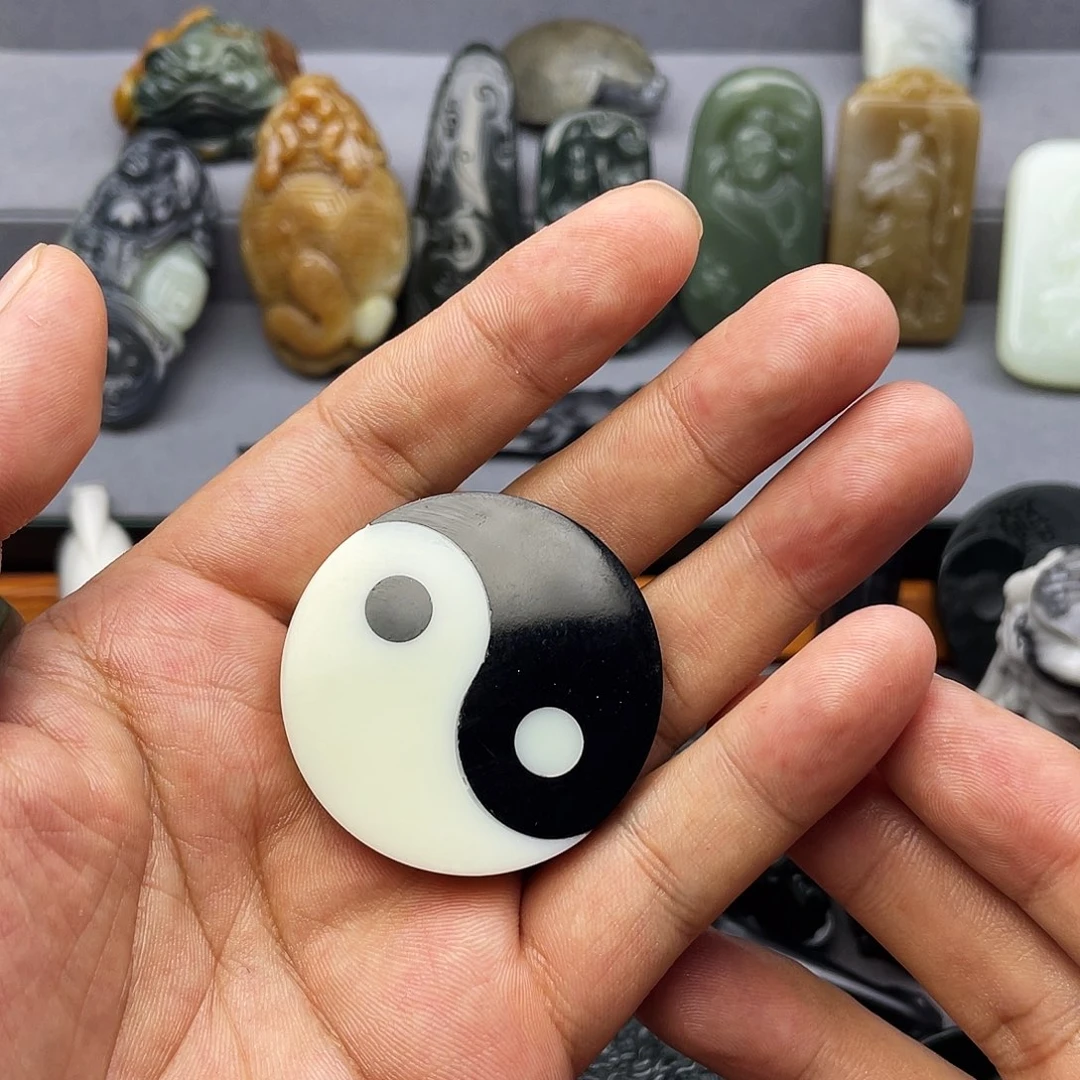 ****∞和田玉未镶嵌颈饰