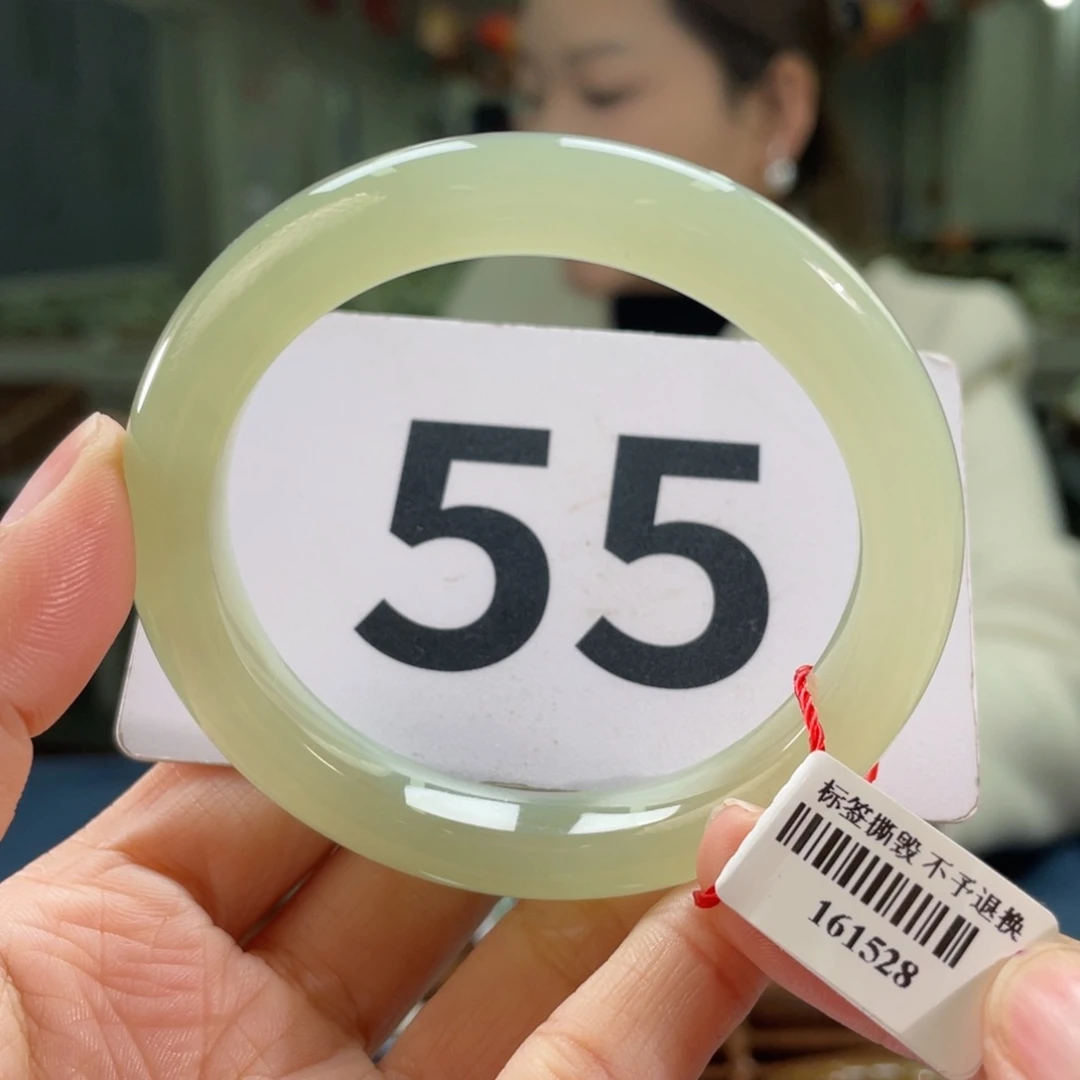 未镶嵌手镯和田玉微瑕