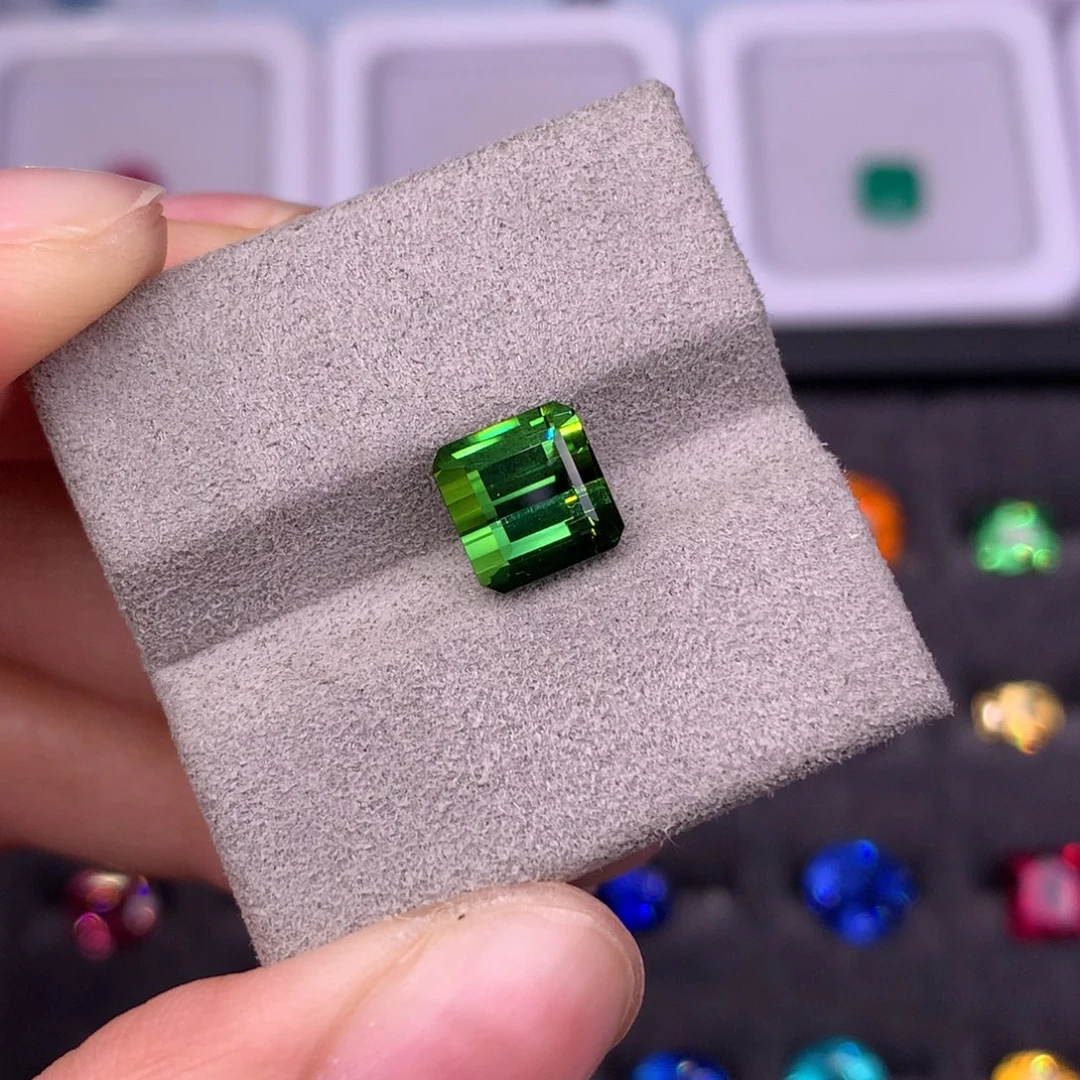 碧玺珠宝半成品未镶嵌2.55ct电光绿碧玺