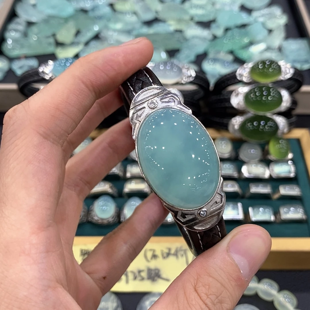 【闪购商品】银S925镶嵌蛇纹石玉手牌