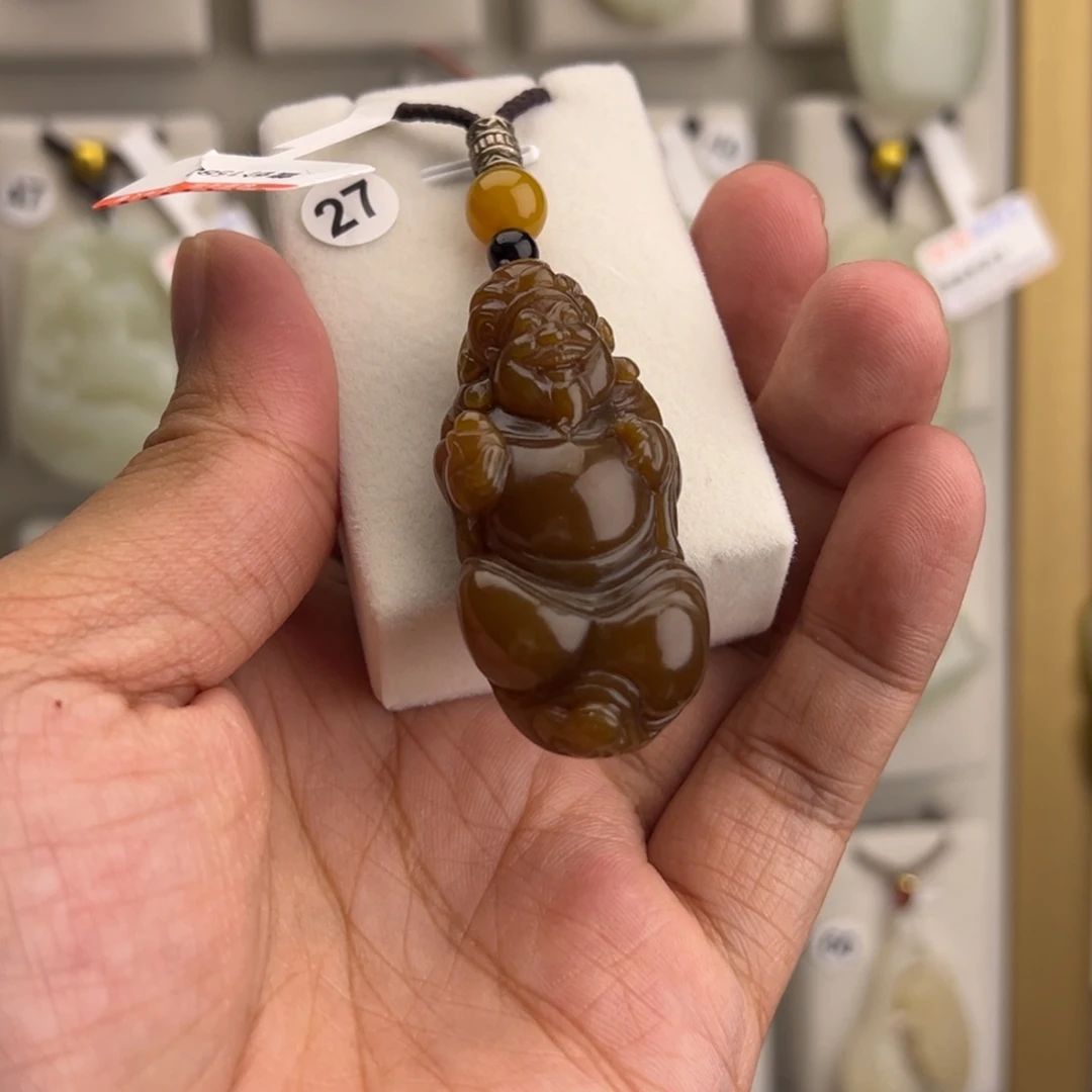 颈饰未镶嵌和田玉（糖玉）