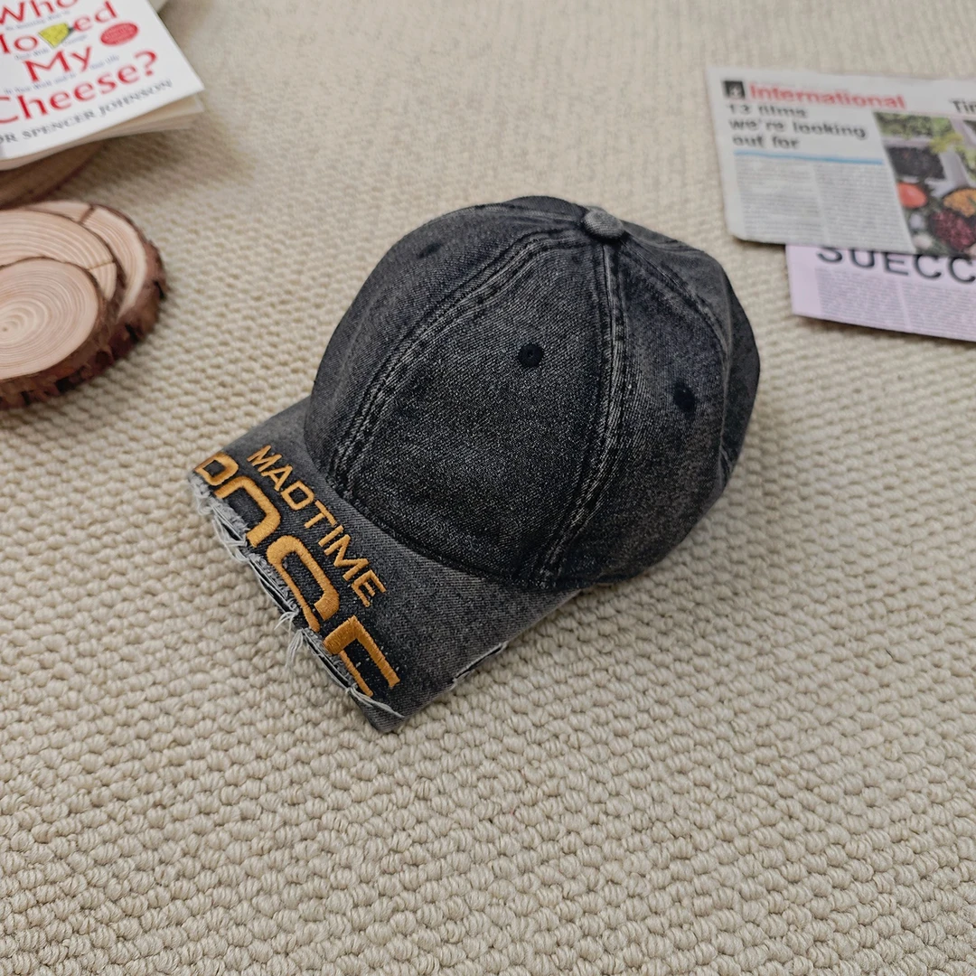 2024冬季新款时尚百搭做旧字母刺绣磨破断檐鸭舌帽8602