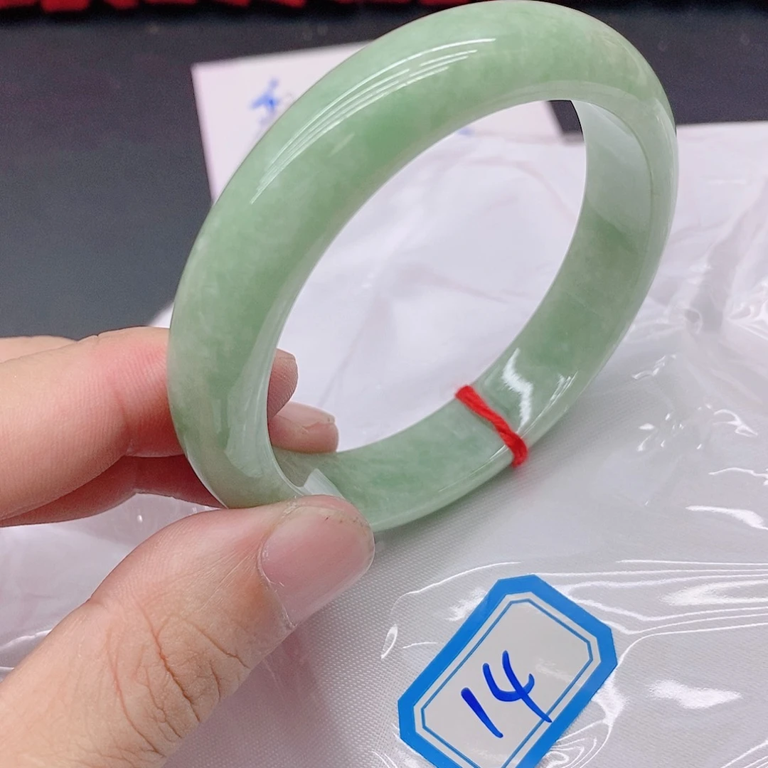 我****非金属翡手镯1444444