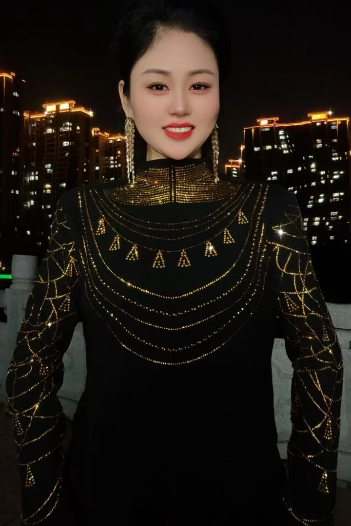 【网红爆款813#双色加绒】打底衫女内搭秋冬时尚烫钻上衣修身显瘦然