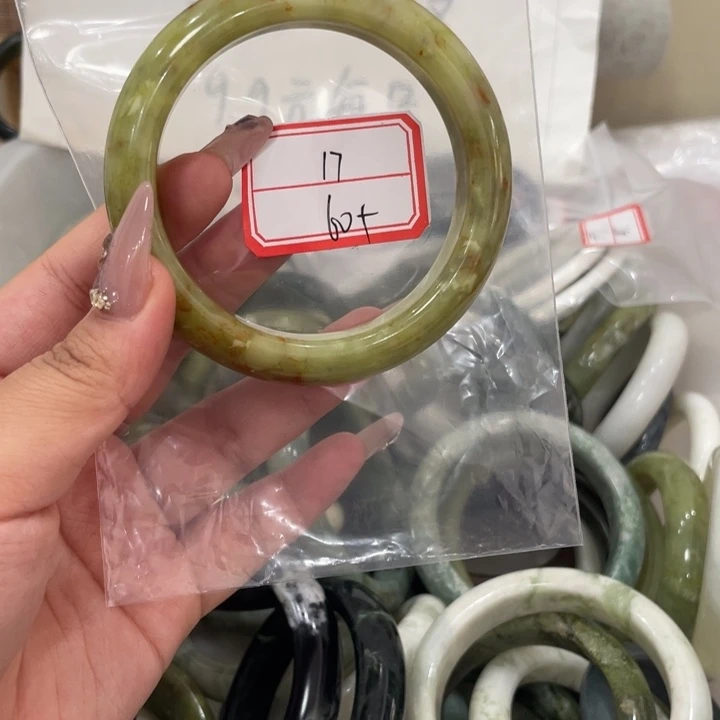 未镶嵌蛇纹石玉手镯