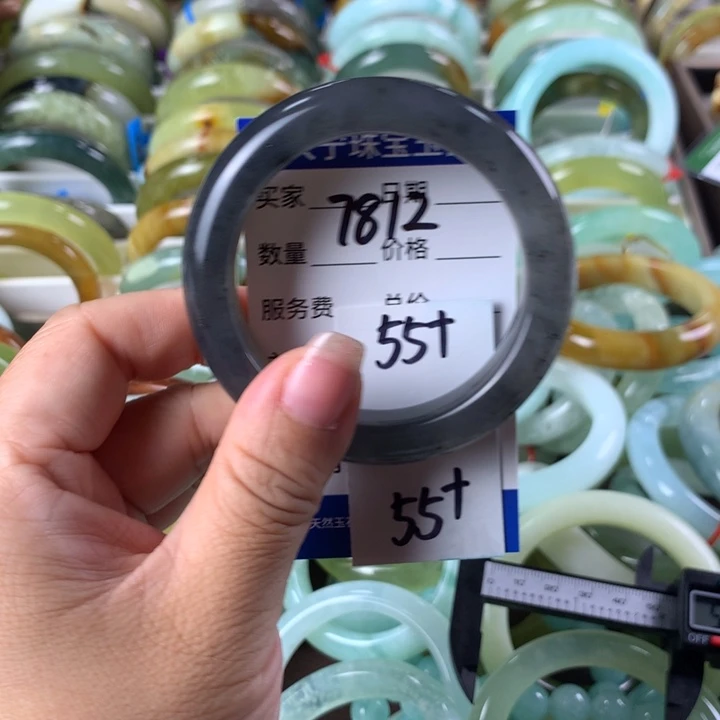 蛇纹石玉未镶嵌手镯胡***兔7812