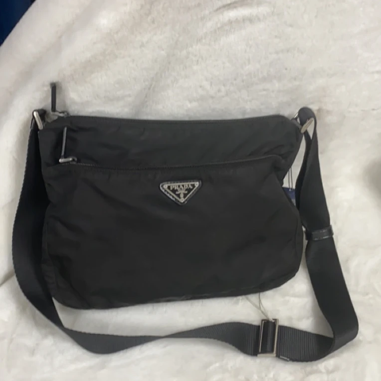 95新 Prada/普拉达 M/普拉达斜挎相机包/03061