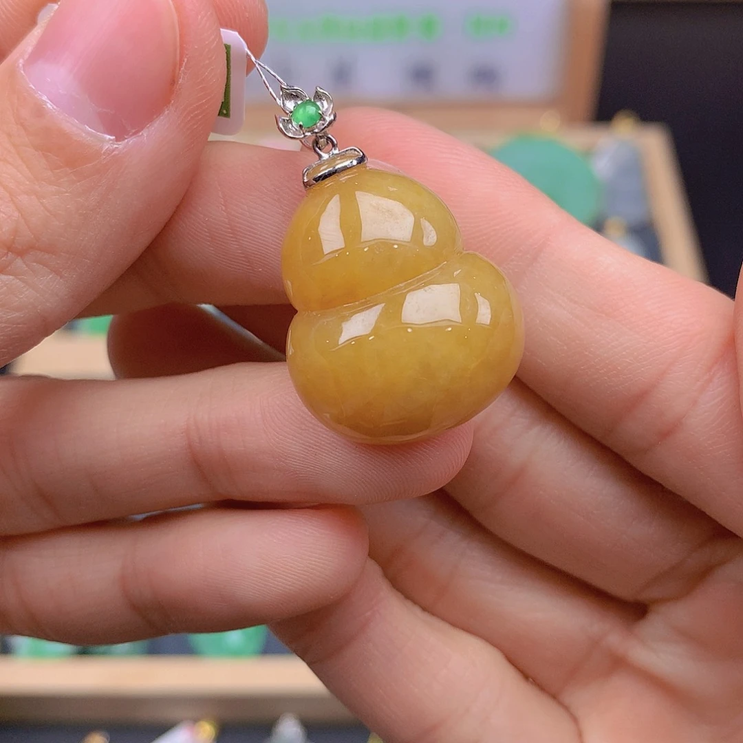 翡翠颈饰18K金镶嵌翡翠