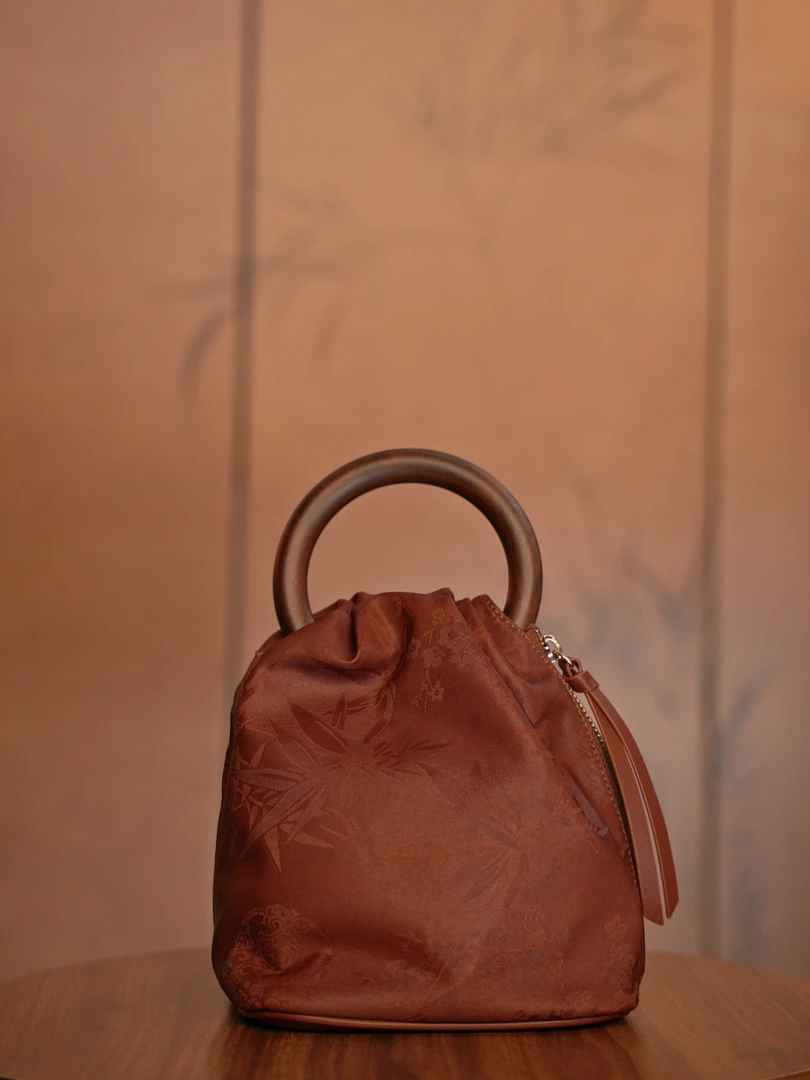 【三色系列】新中式非遗香云纱红云纱是桑蚕丝小手拎圆环包LC2211