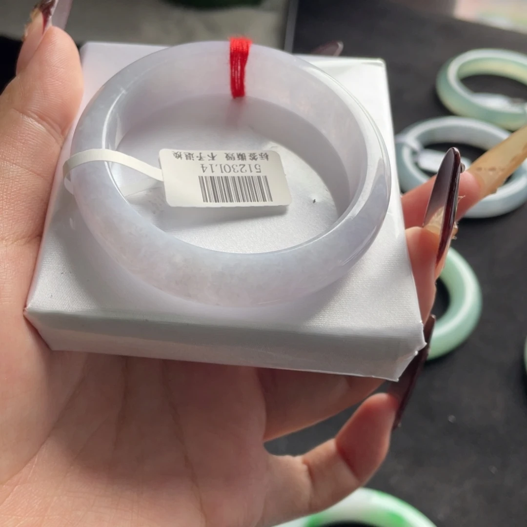 翡翠未镶嵌手镯三天鉴赏