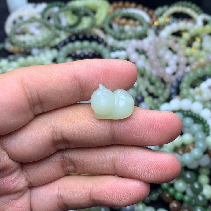 迎***阳和田玉未镶嵌颈饰