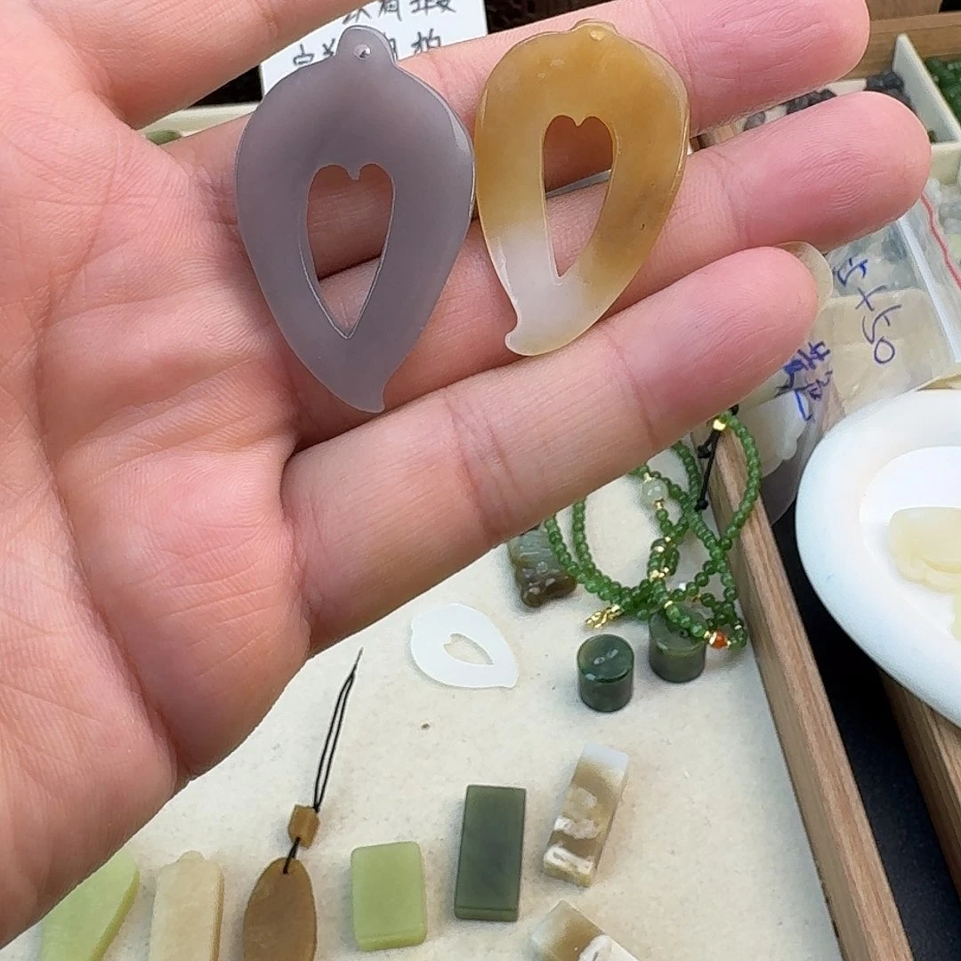 烟***雨和田玉未镶嵌珠宝半成品