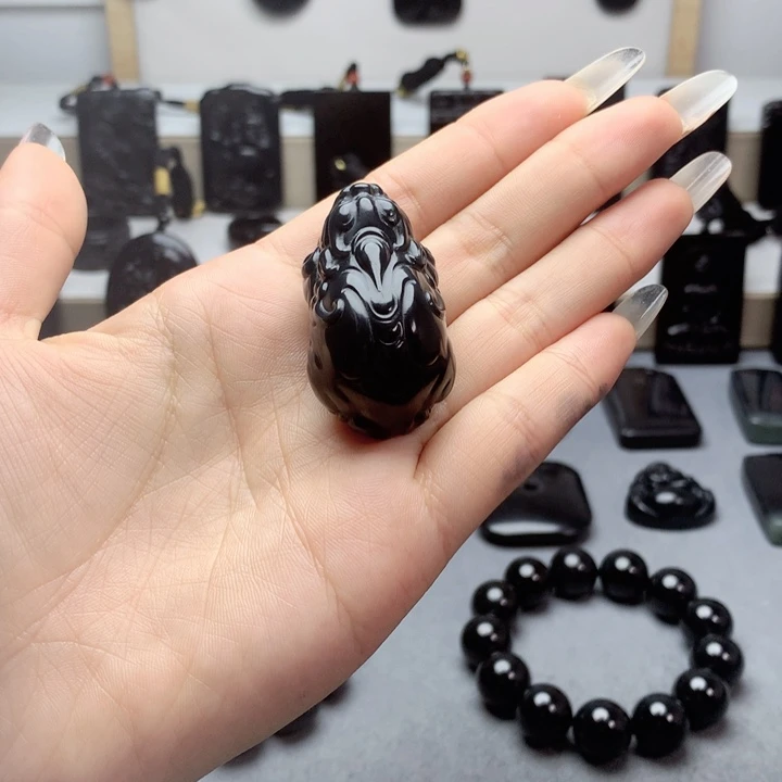 和田玉（墨玉）未镶嵌挂件