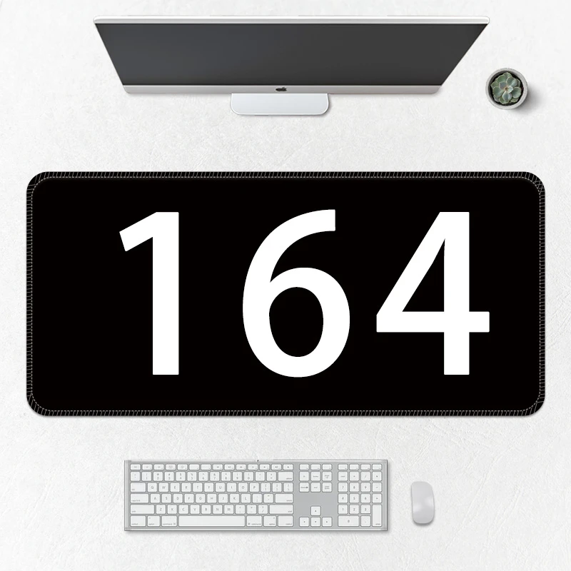 老何专属【164号】动漫鼠标垫超大号办公电脑桌垫游戏电竞加厚锁边