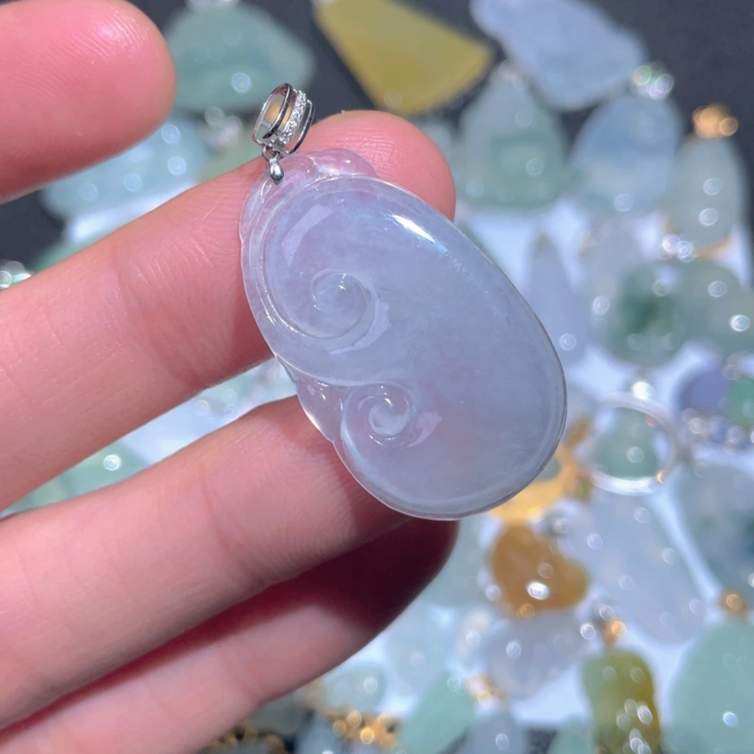 翡翠颈饰18K金镶嵌翡翠