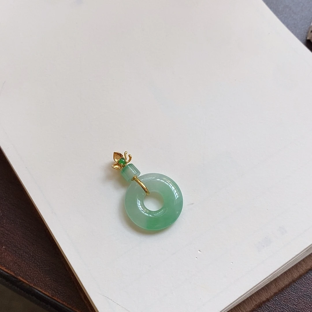 翡翠颈饰18K金镶嵌甜甜圈