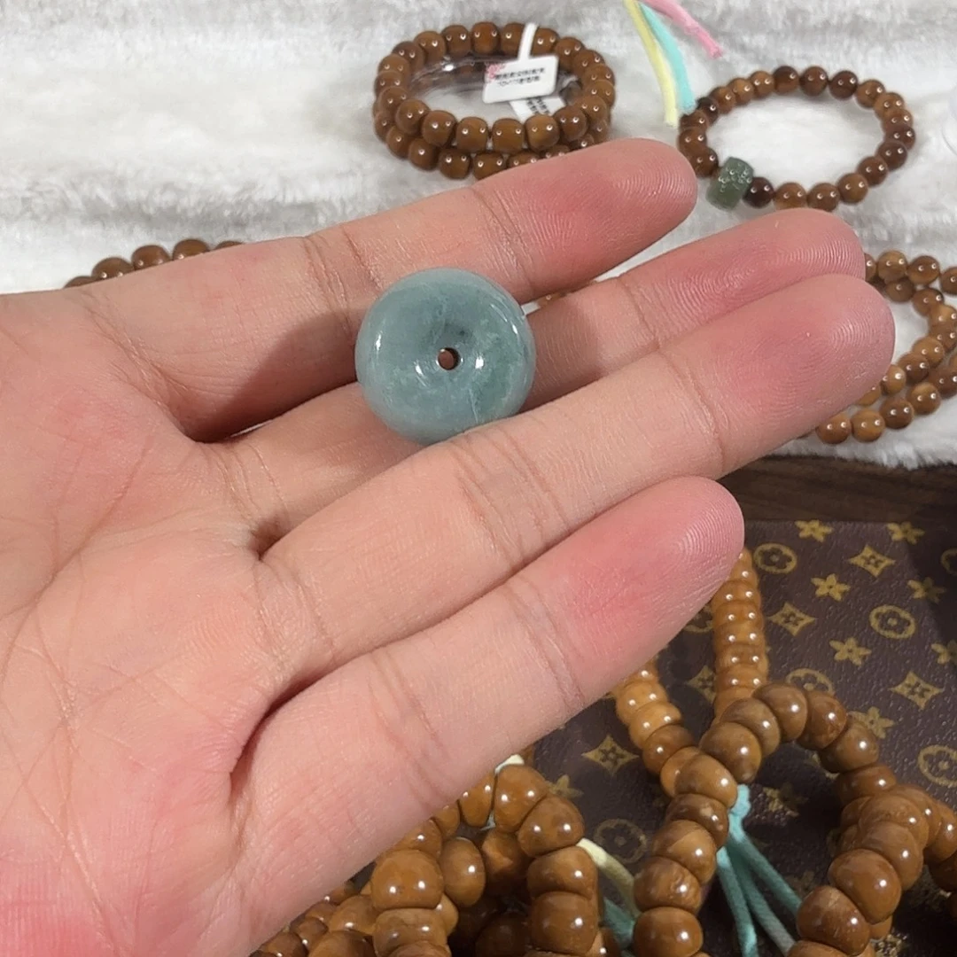 L***L库克手串蓝翡墩墩