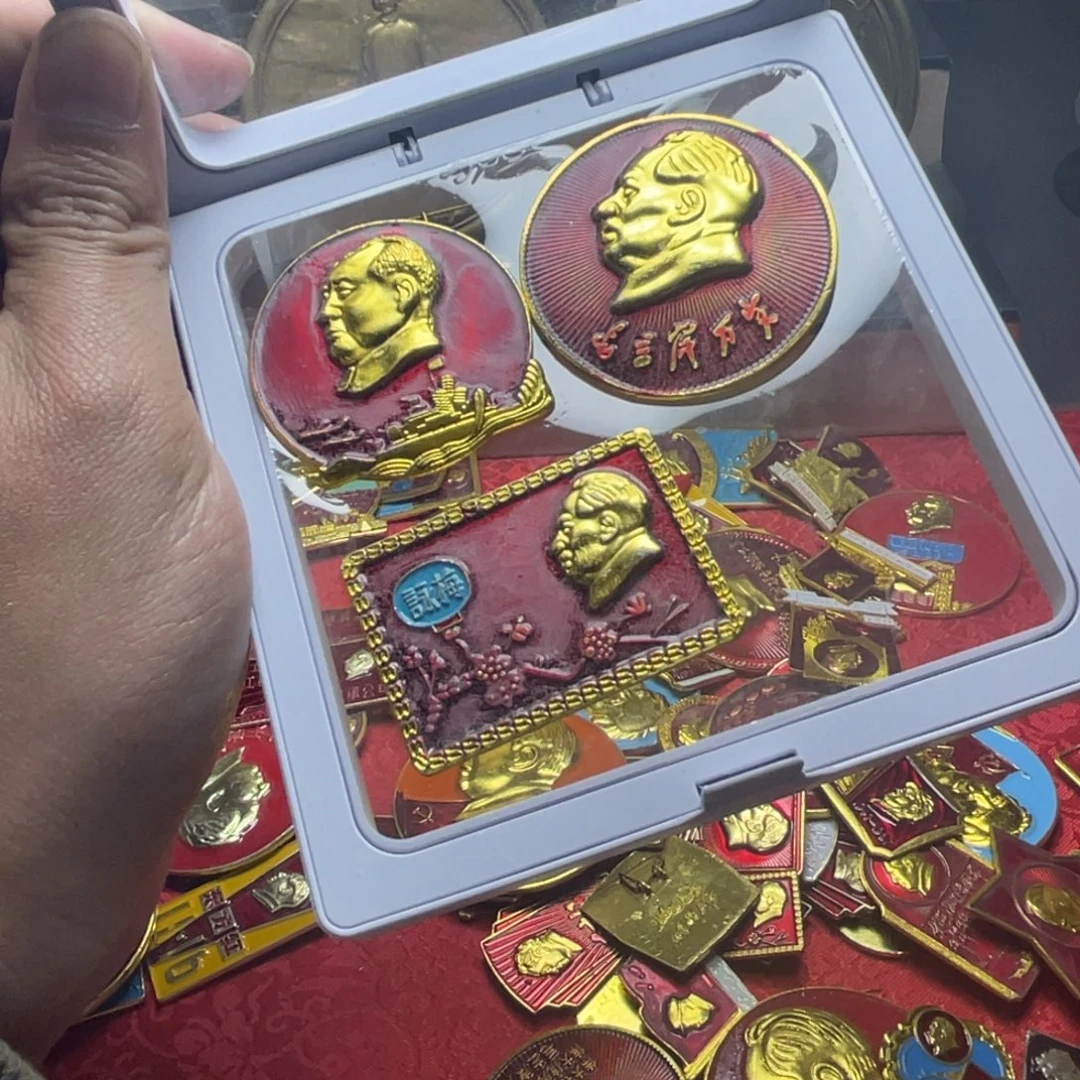 老毛节庆饰品像章